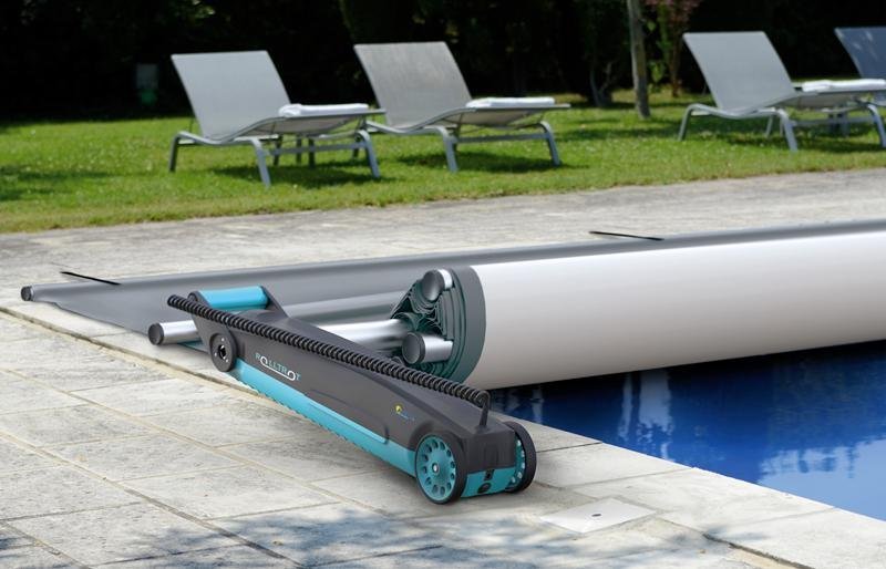 qa-1.jpg Motorisation Rolltrot pour bâche à barres | Batterie 12V intégrée, chargeur inclus, temps d’enroulement <3min | Azialo - Image 1